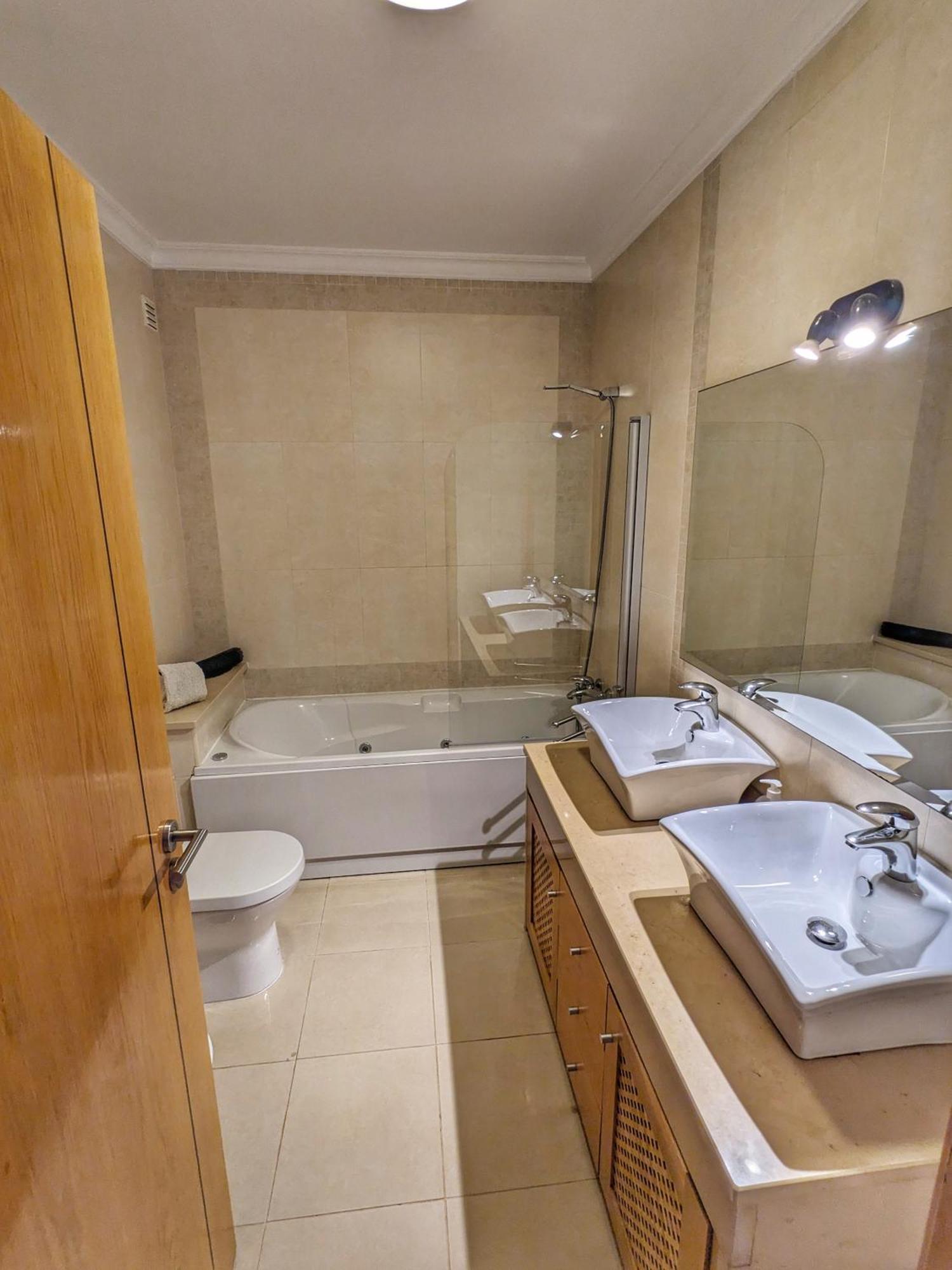 Farm Village- Townhouse 2 Mins From Old Town Albufeira Bagian luar foto